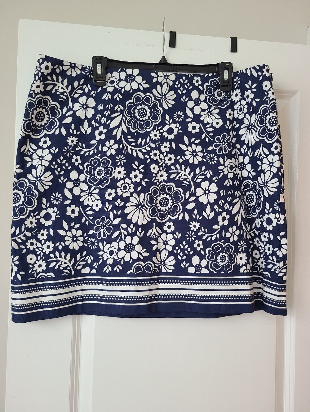 Talbots Plus Navy And White Floral Print Skirt